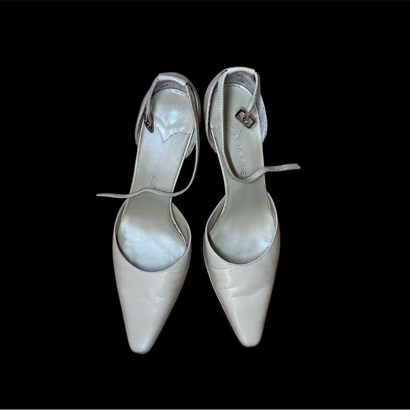 Leather nude heels, vintage, size 6 but fits bigger - Picture 11 of 13